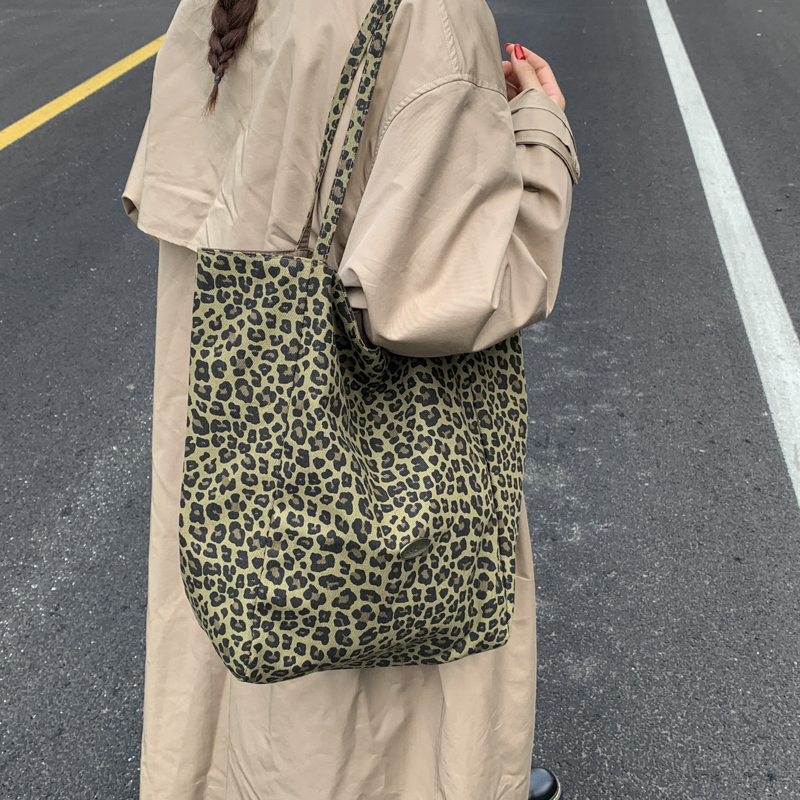 【时尚潮品】韩系ins豹纹百搭大容量慵懒单肩帆布包包F01
