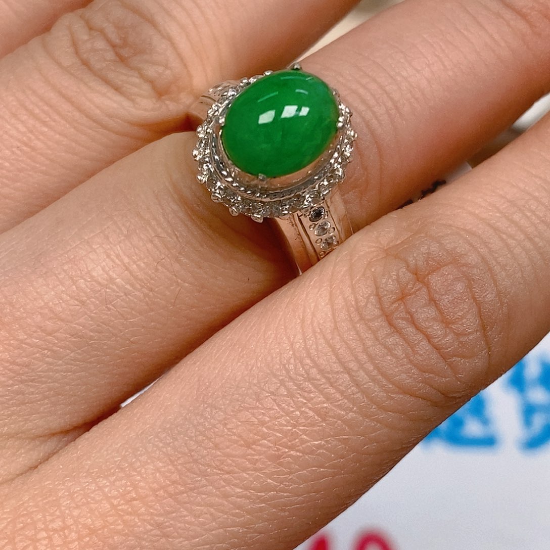 翡翠戒指未镶嵌翡翠