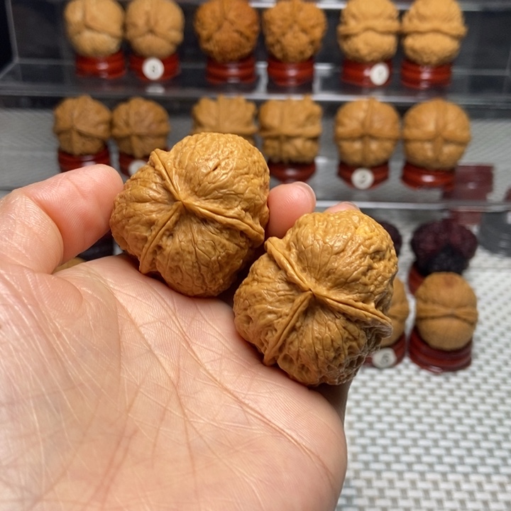 文玩核桃把件25正大三棱