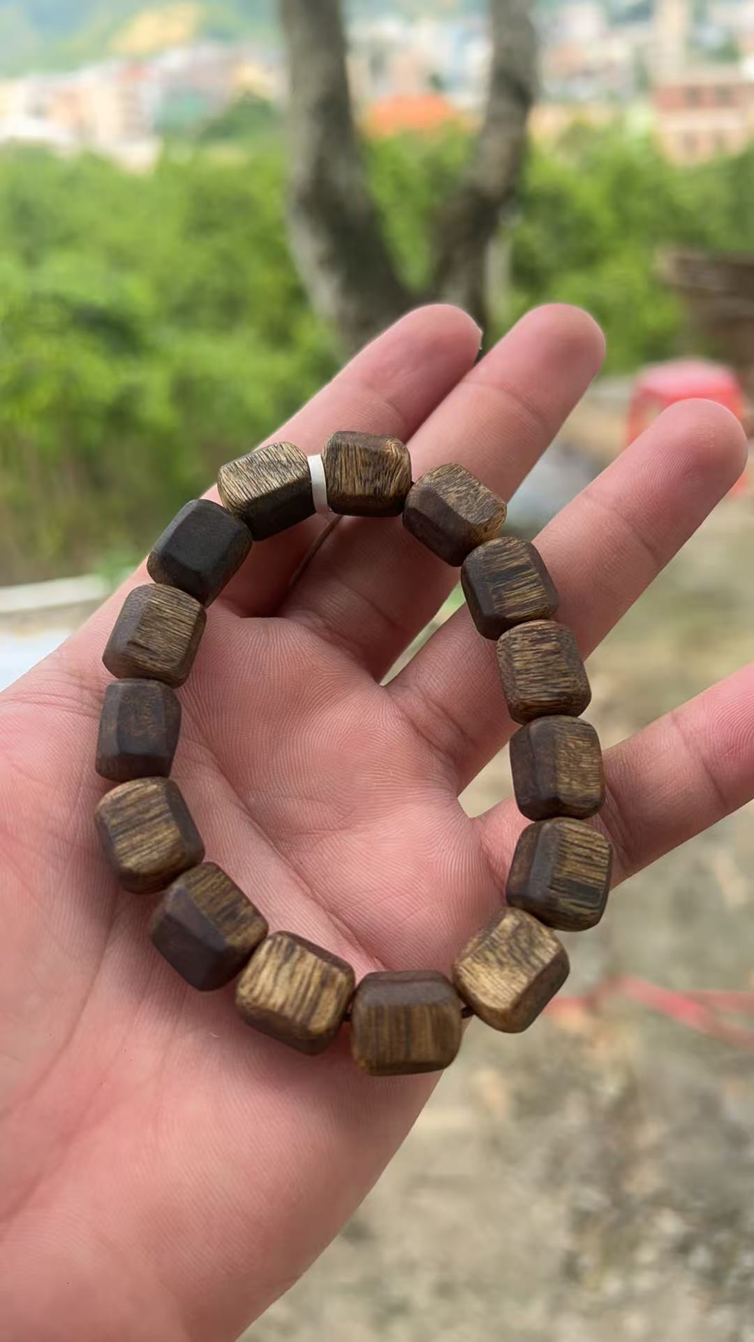 沉香铁头板头手串单圈