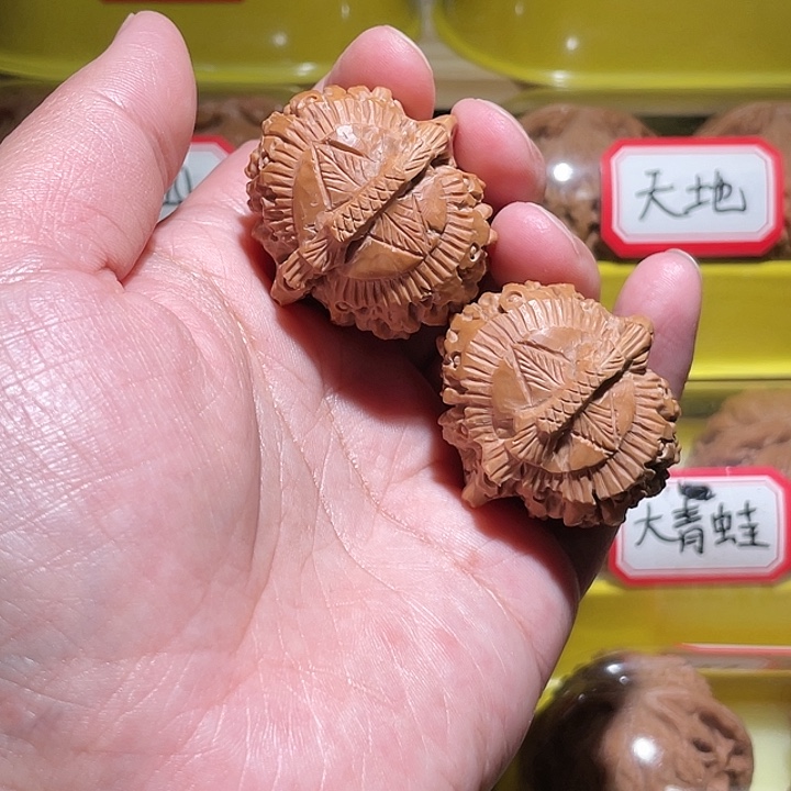 文玩核桃把件雕刻