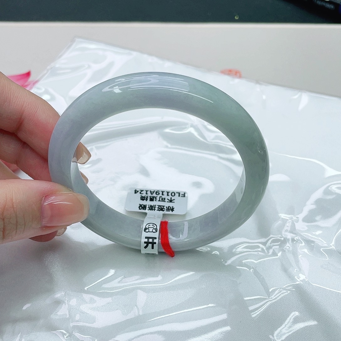 翡翠手镯未镶嵌正56.7