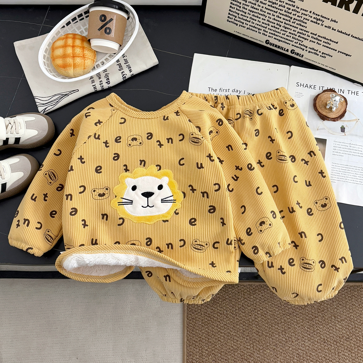 秋冬季新款宝宝加绒分体罩衣套装卡通倒穿防脏护衣洋气罩裤反穿衣