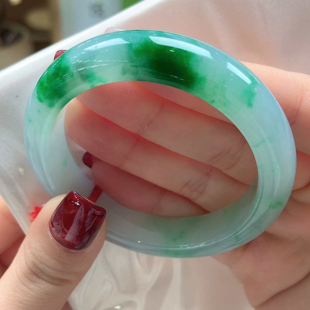 翡翠未镶嵌手镯飘阳绿20号