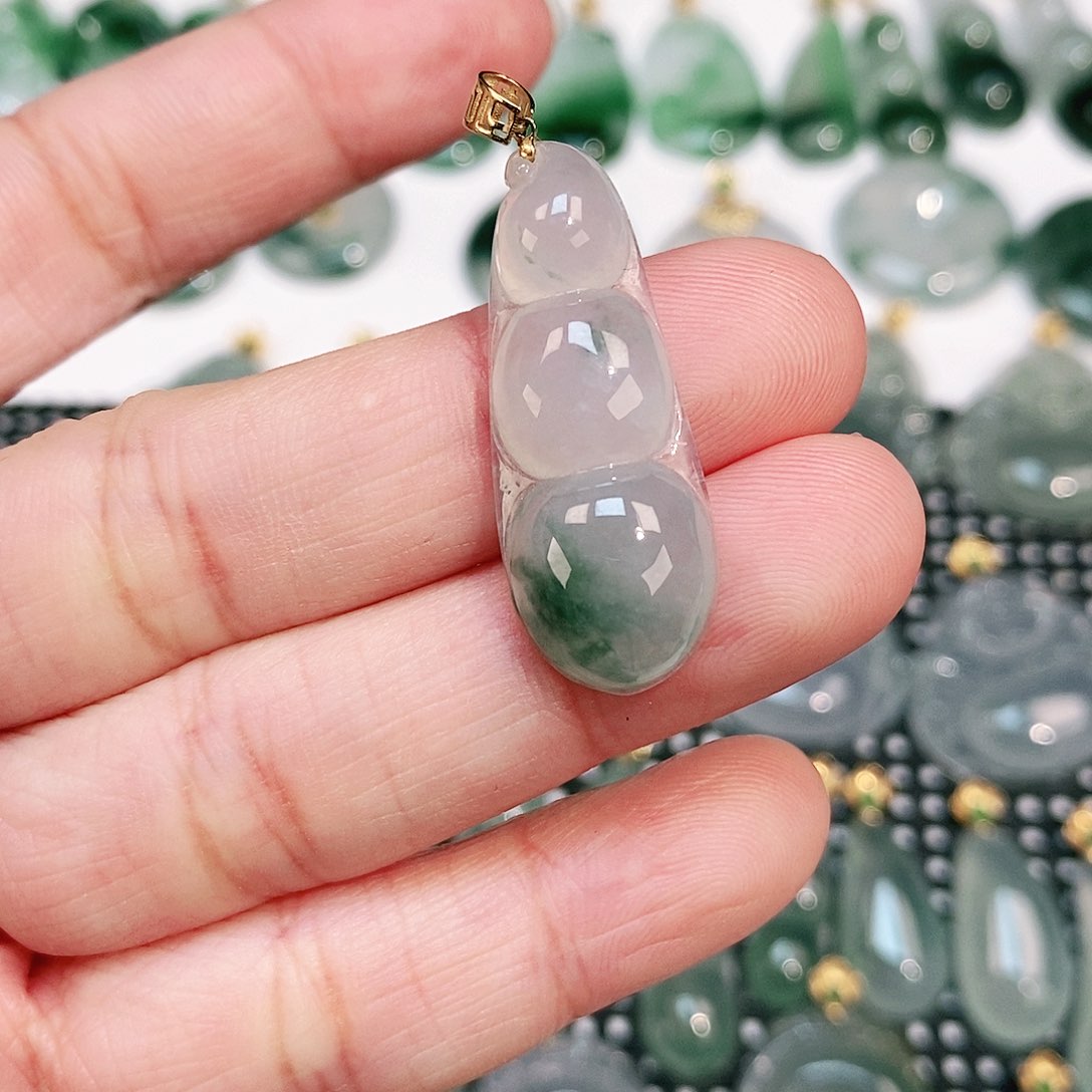 翡翠颈饰18K金镶嵌吊坠