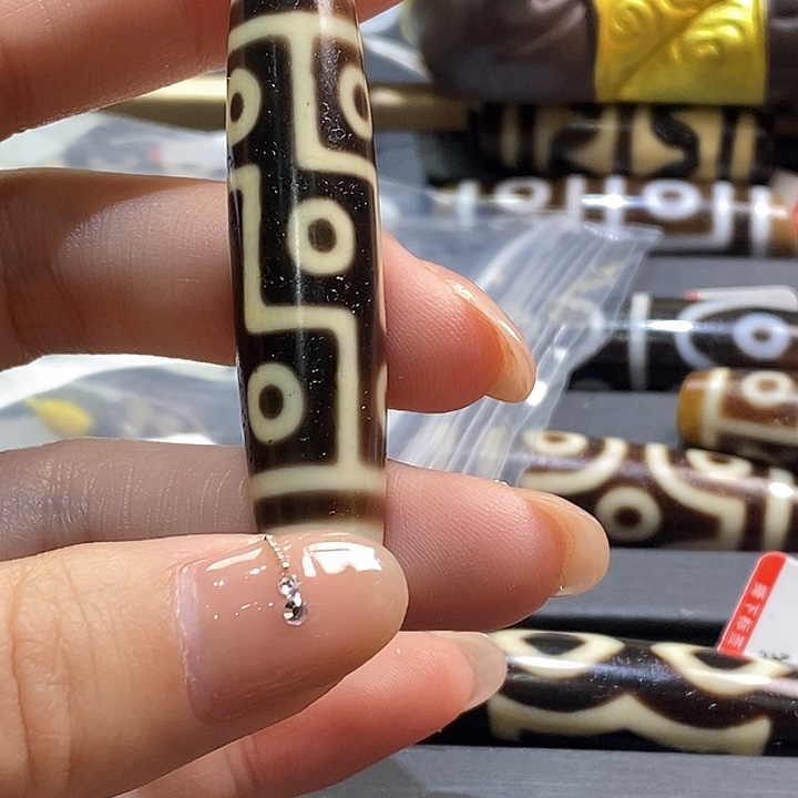 不***叔玛瑙/玉髓（覆膜）未镶嵌颈饰