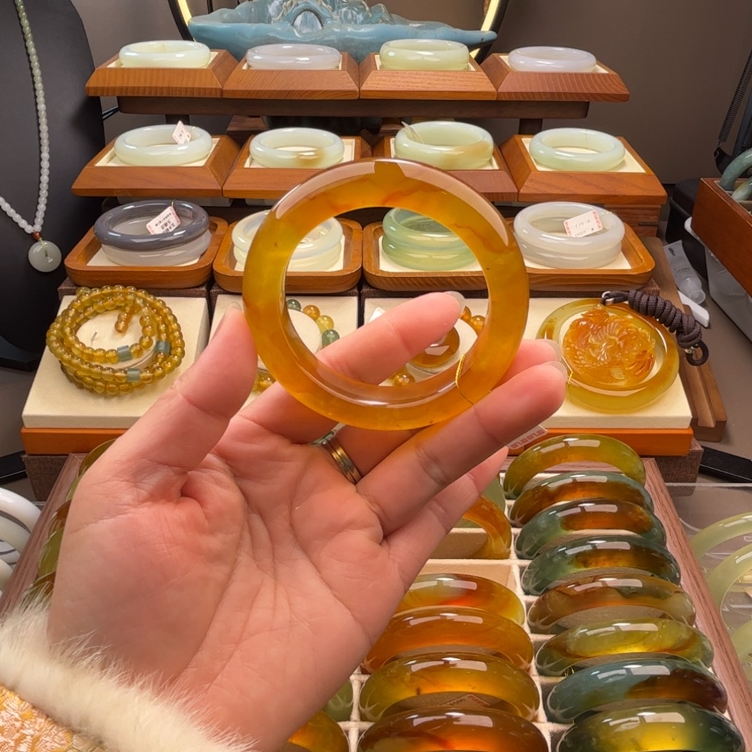 蛇纹石玉未镶嵌手镯56