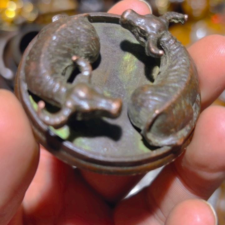 铜的。全清了。一件不留！不磨叽