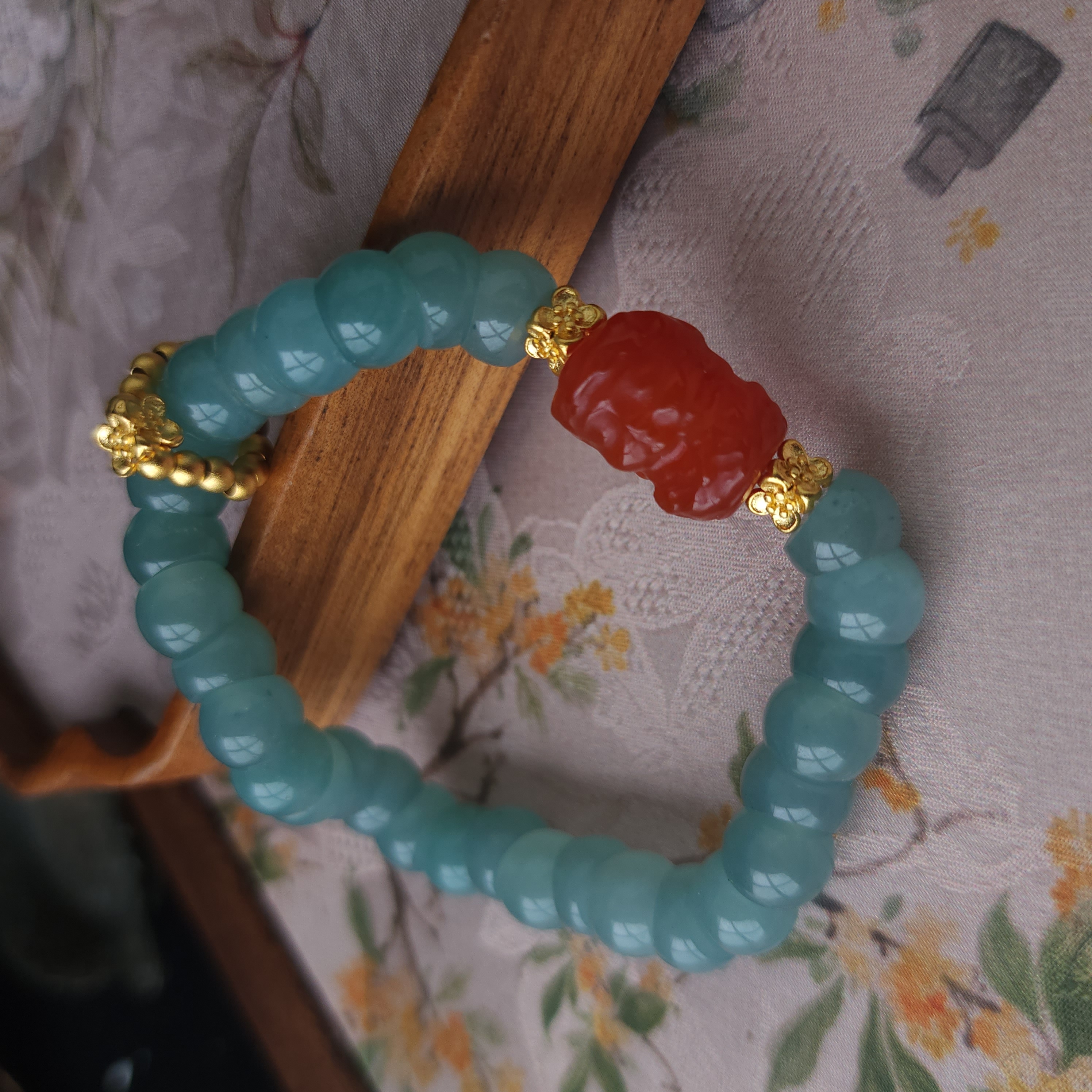 拉萨文创设计手作天然巴山玉料大肠珠玛瑙绿度手串