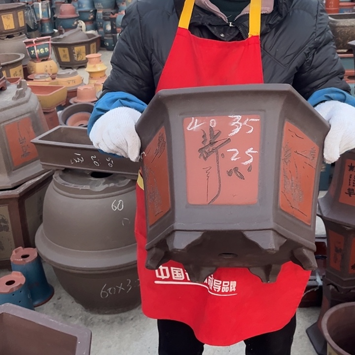 紫砂花盆紫砂花盆和小