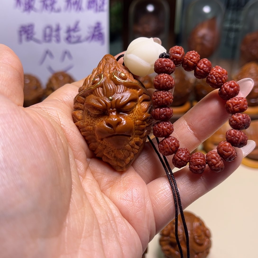 橄榄核把件我**奇镶嵌大圣玉化金刚一套