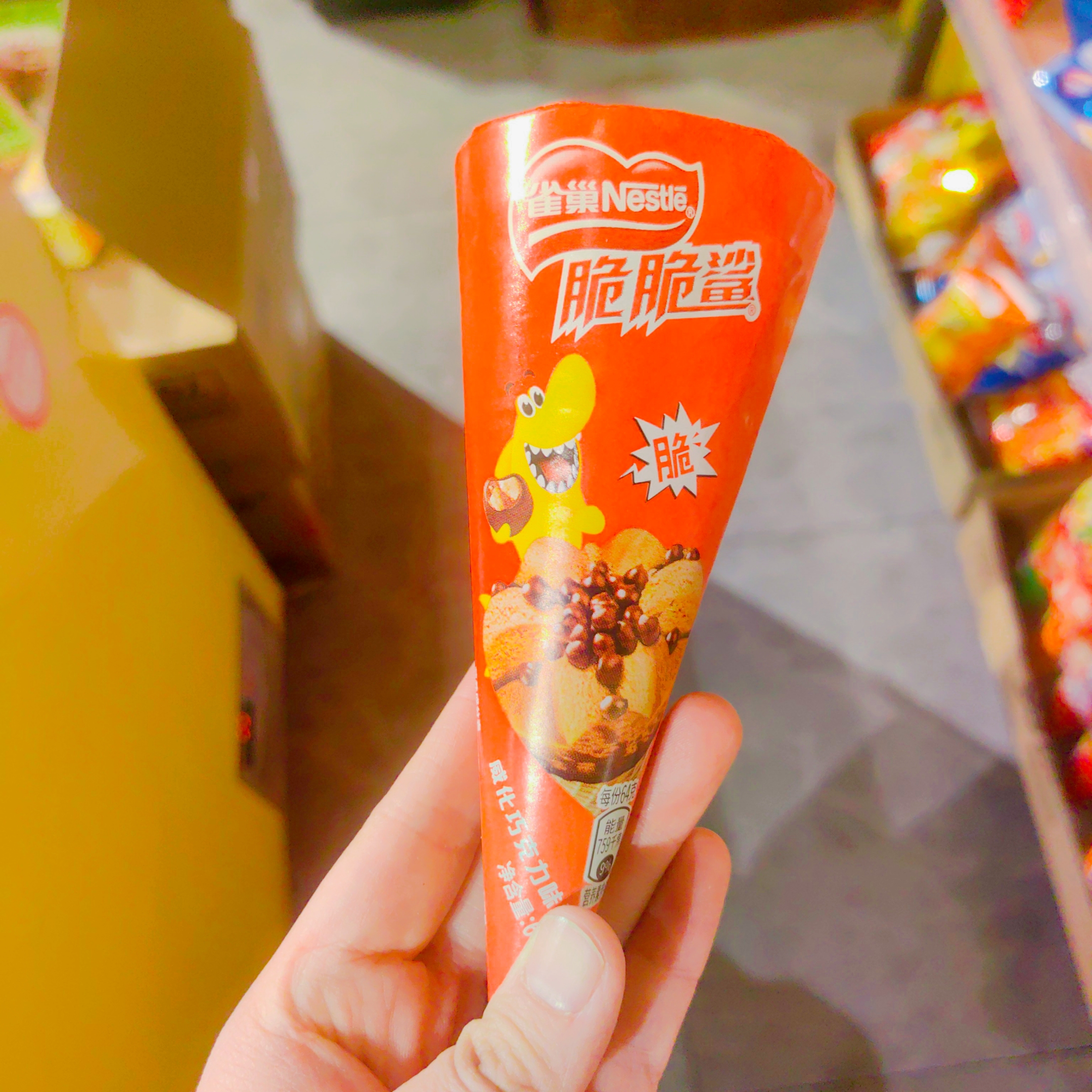 雀巢脆脆鲨芝士巧克力甜筒一支