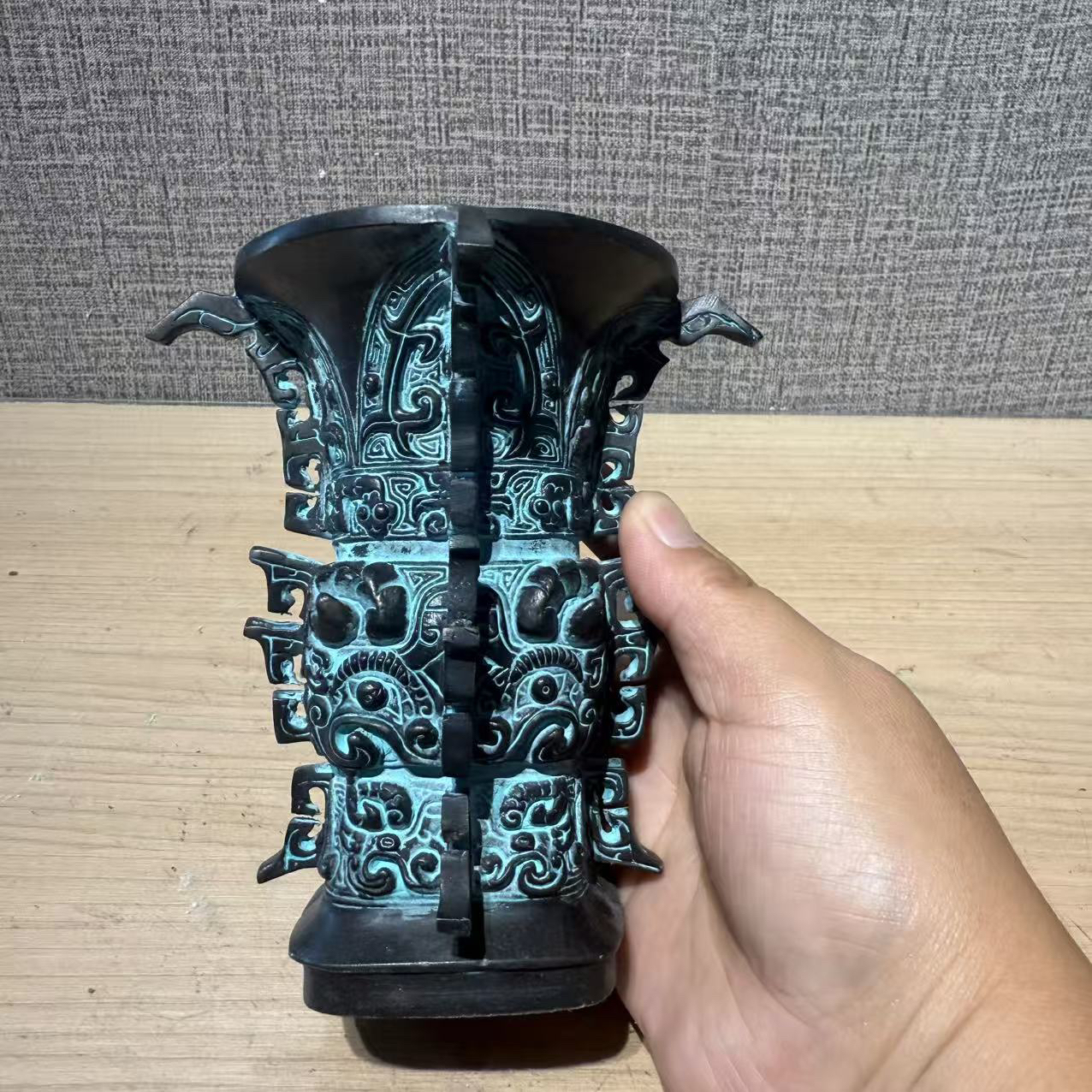 仿西周时期何尊，高度13厘米仿古青铜器摆件