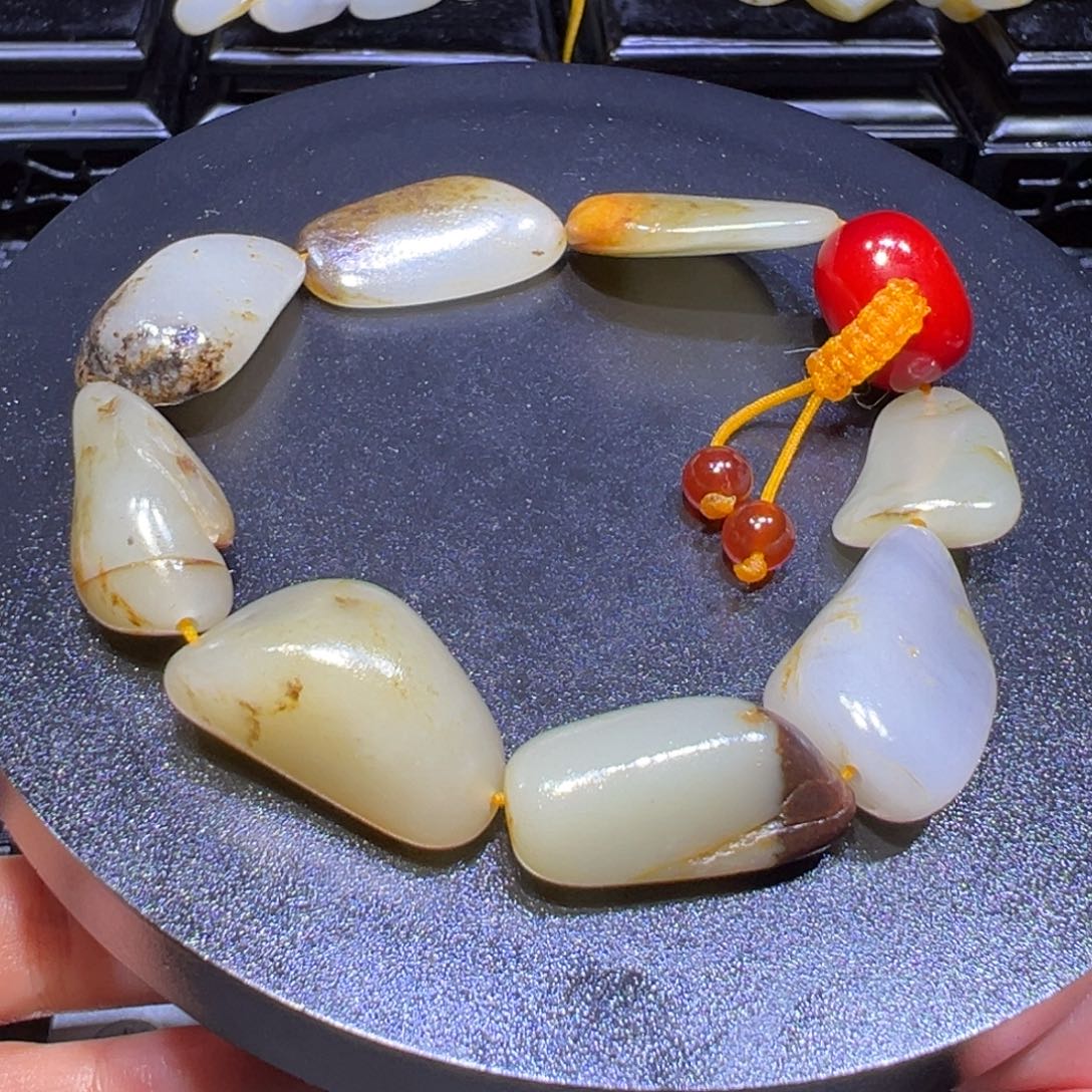 和田玉（子料）未镶嵌颈饰50克-27