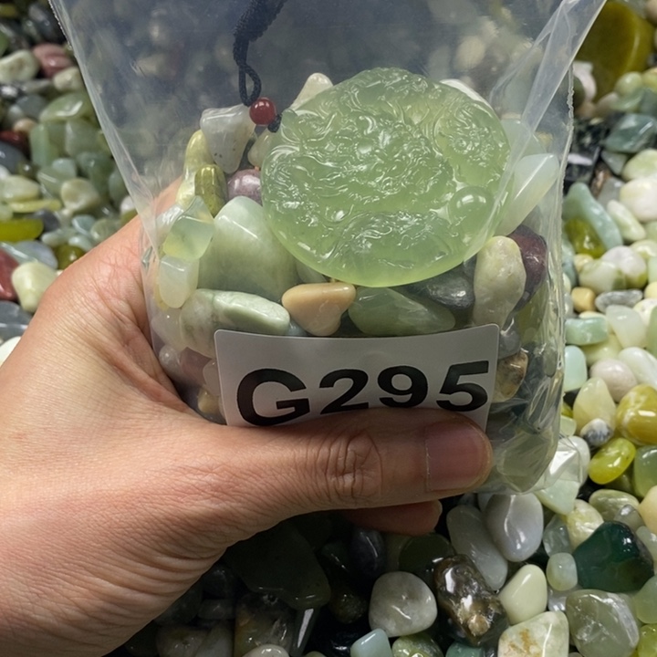 蛇纹石玉鱼缸石未镶嵌