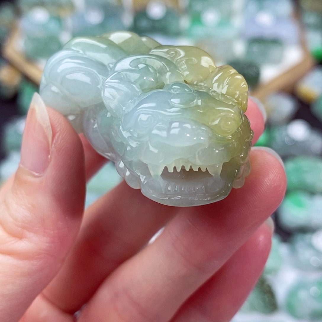 翡翠颈饰未镶嵌天然