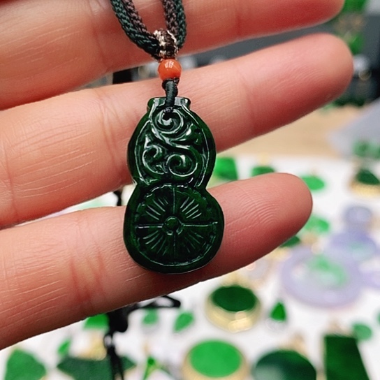 翡翠颈饰未镶嵌挂件