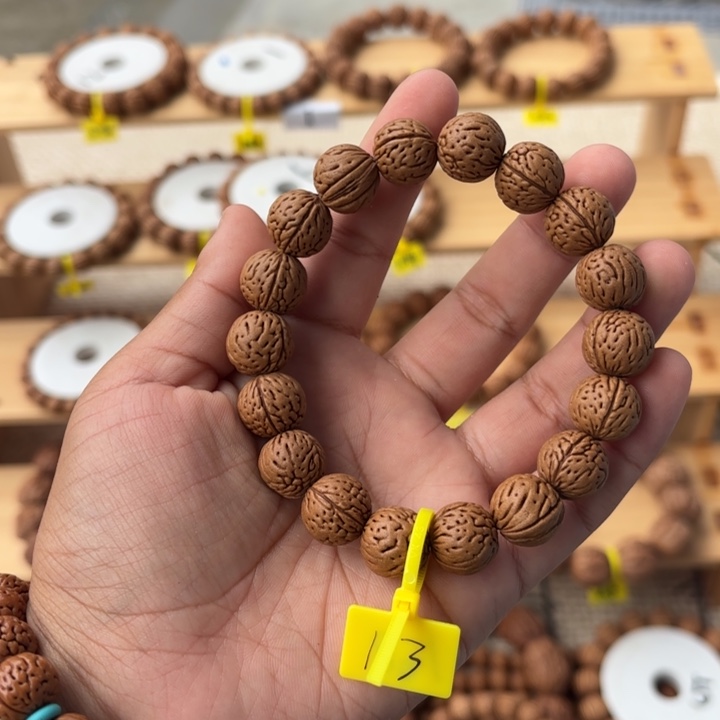 L***y非金属木质野生桃核手串