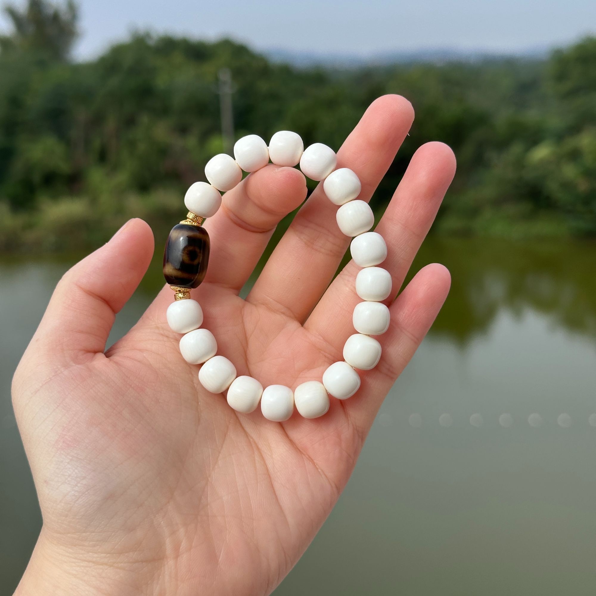 云笈  破白H三眼珠手串