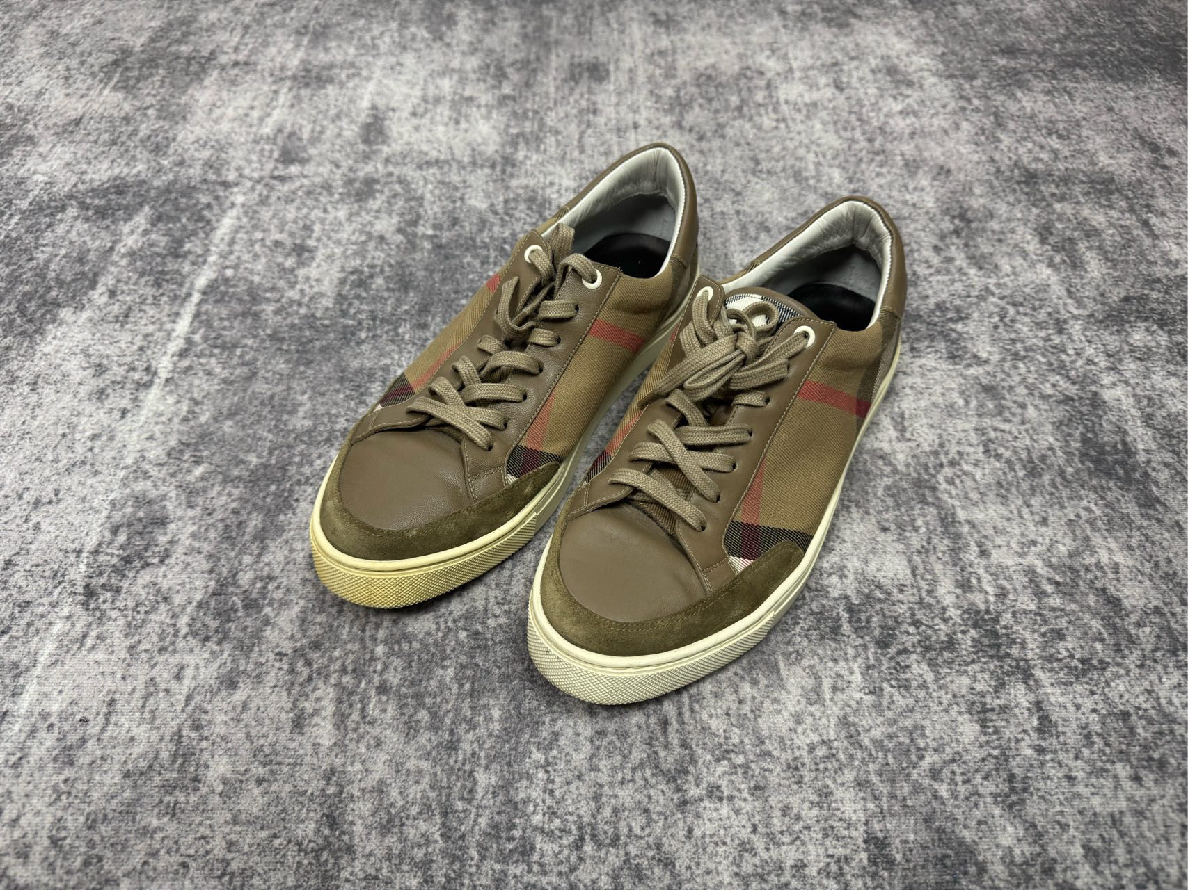 90新 BURBERRY/博柏利 BURBERRY博柏利格纹板鞋 43码 9新12895