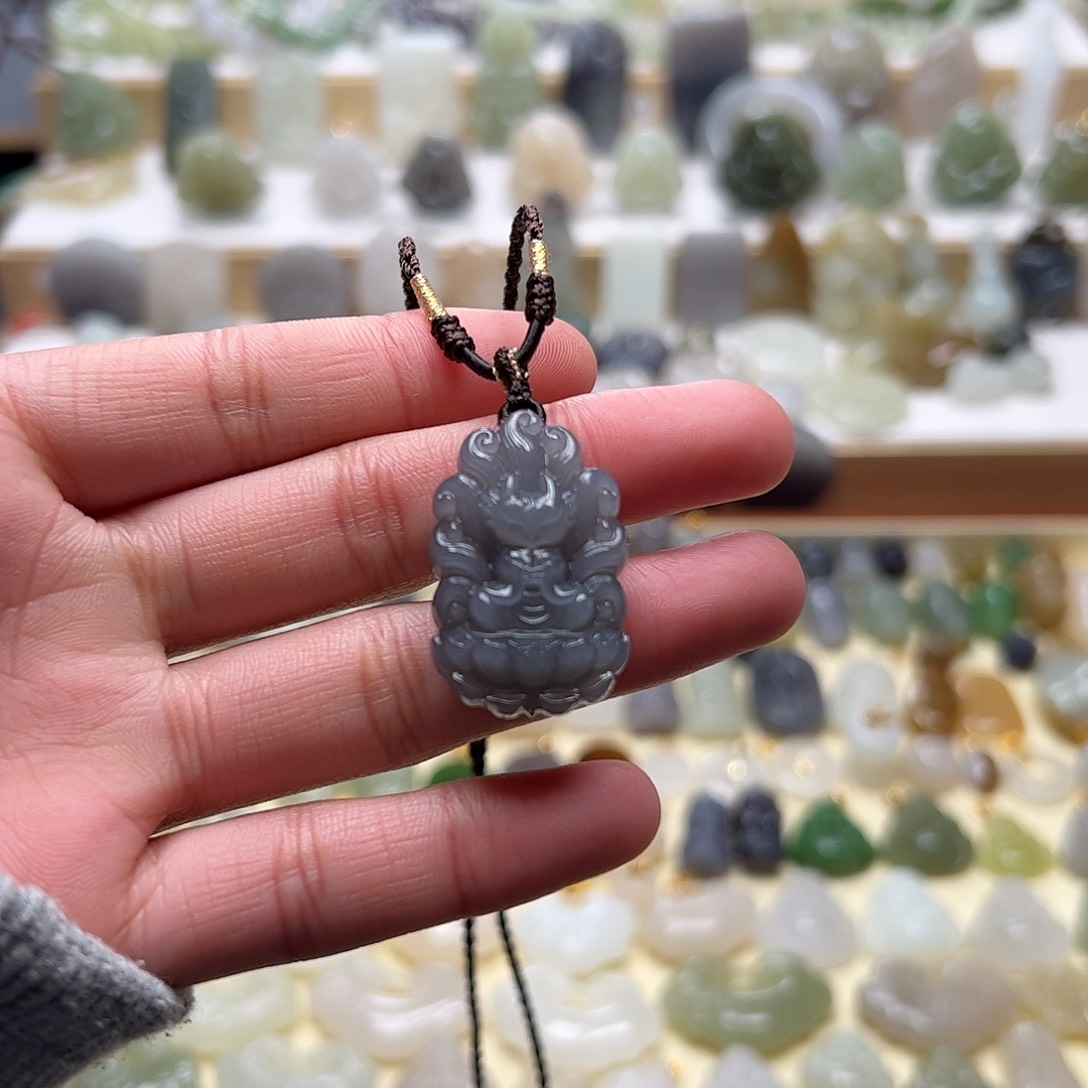 和田玉吊坠(赠链)未镶嵌