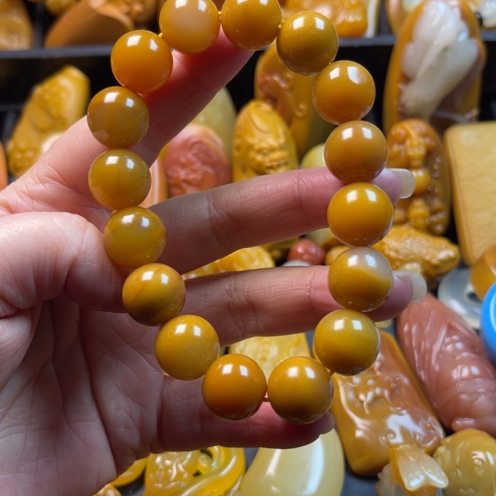 红***豆石英质玉未镶嵌颈饰