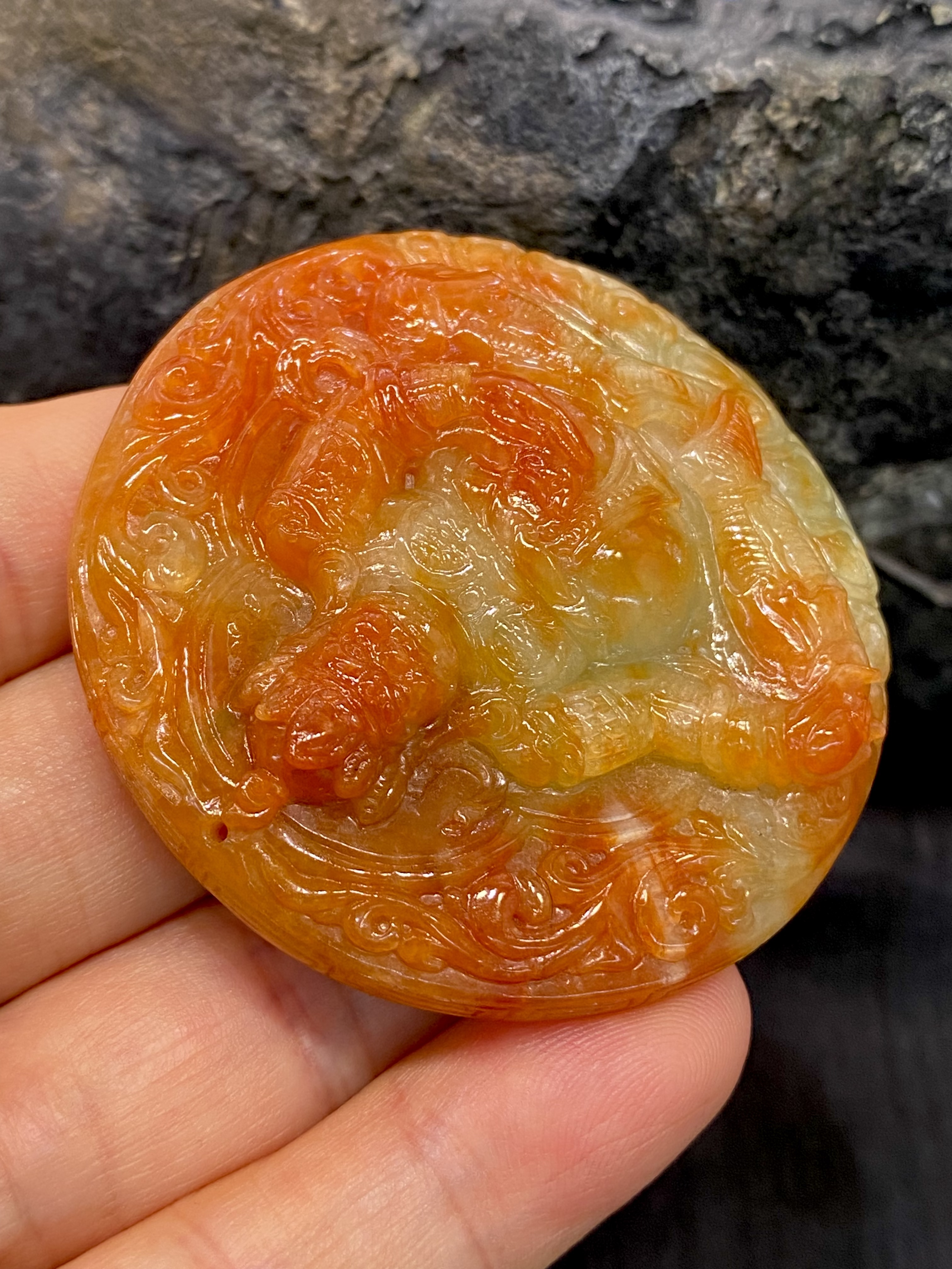 天然红翡翠黄财神吊坠
