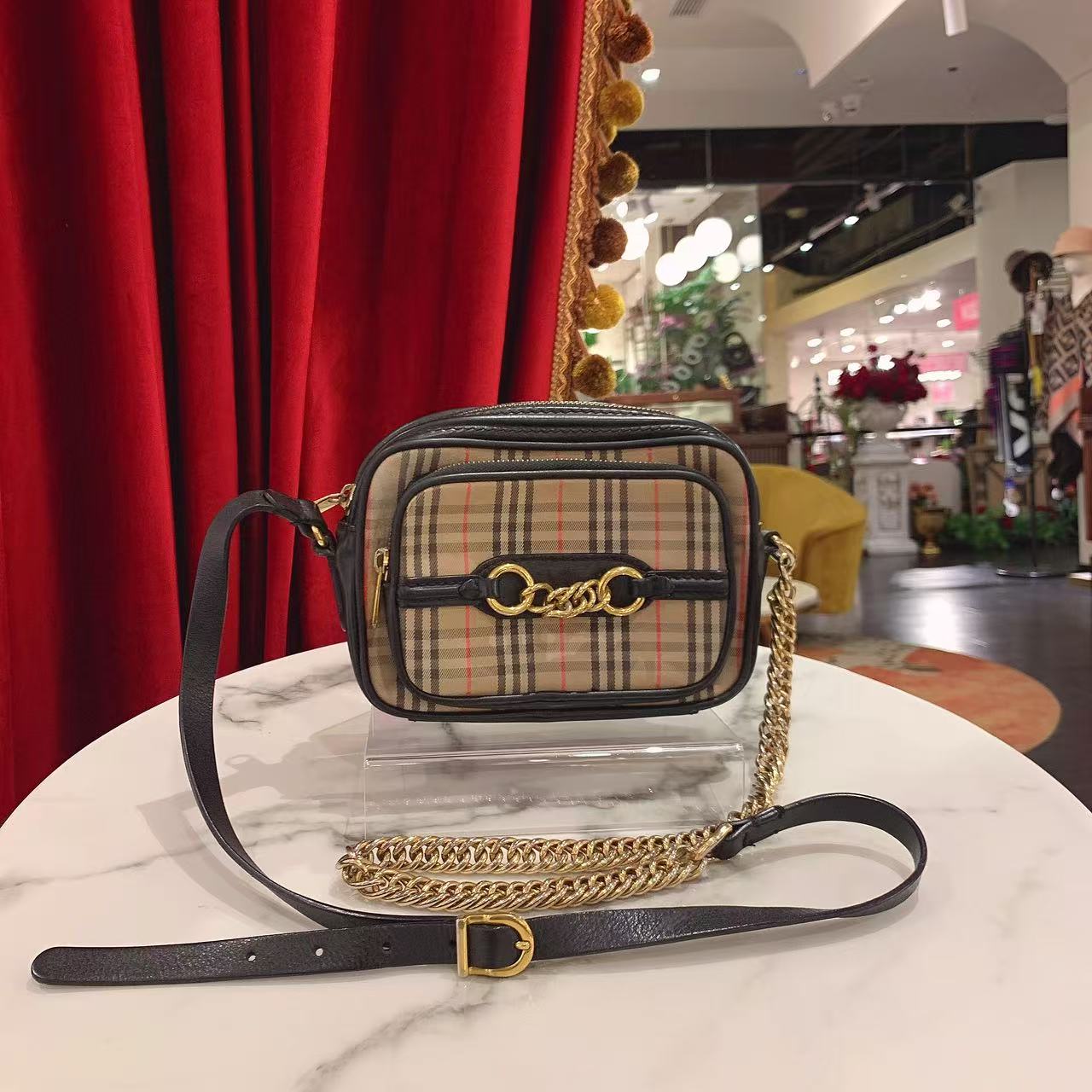 95新 BURBERRY/博柏利 GGS萌萌丨巴宝莉相机包黑色格纹/62759947