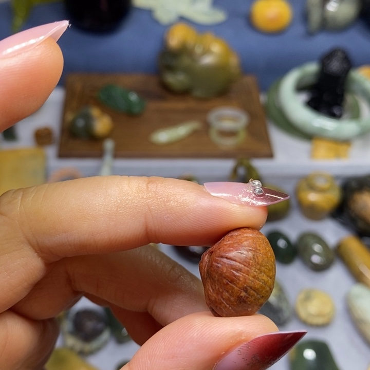 岫岩河磨玉（透闪石质玉）未镶嵌挂件特价