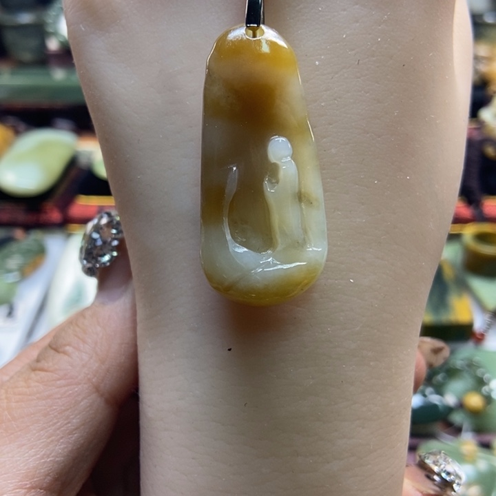 吊坠(赠链)未镶嵌岫岩老玉（透闪石质玉）