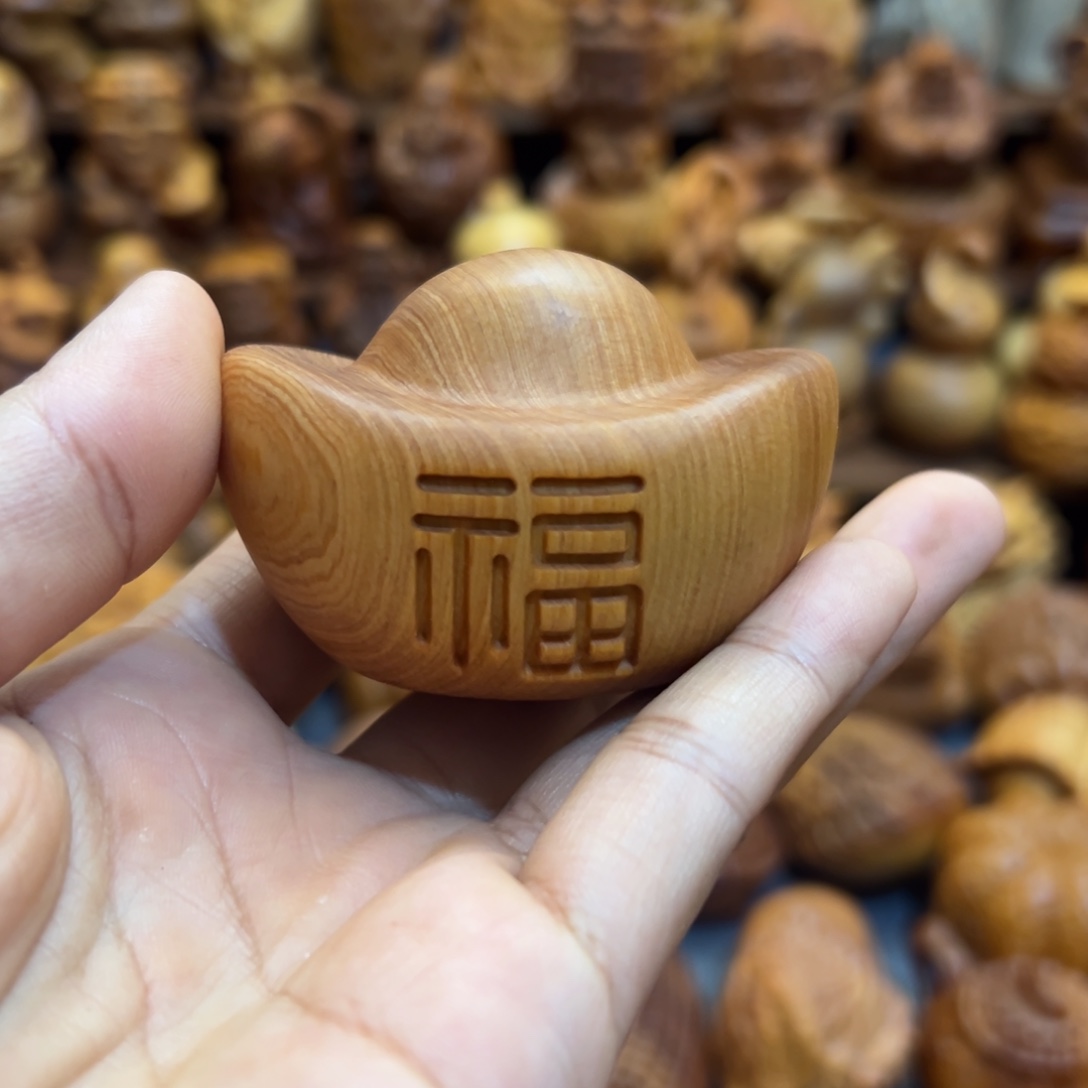 一***。柏木（崖柏）手把件