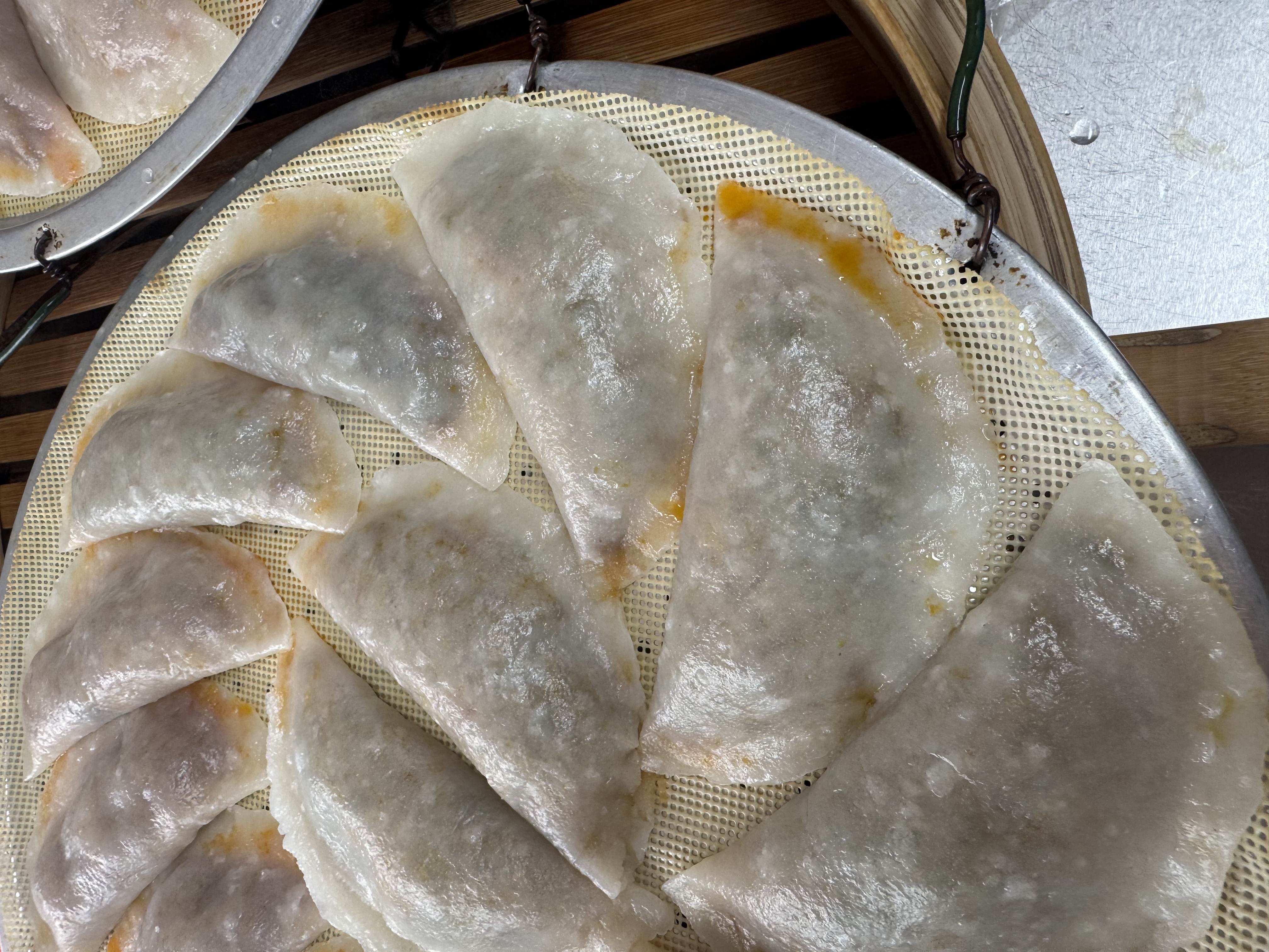 熟的辣豆角蒸米粑一箱30个真空包装