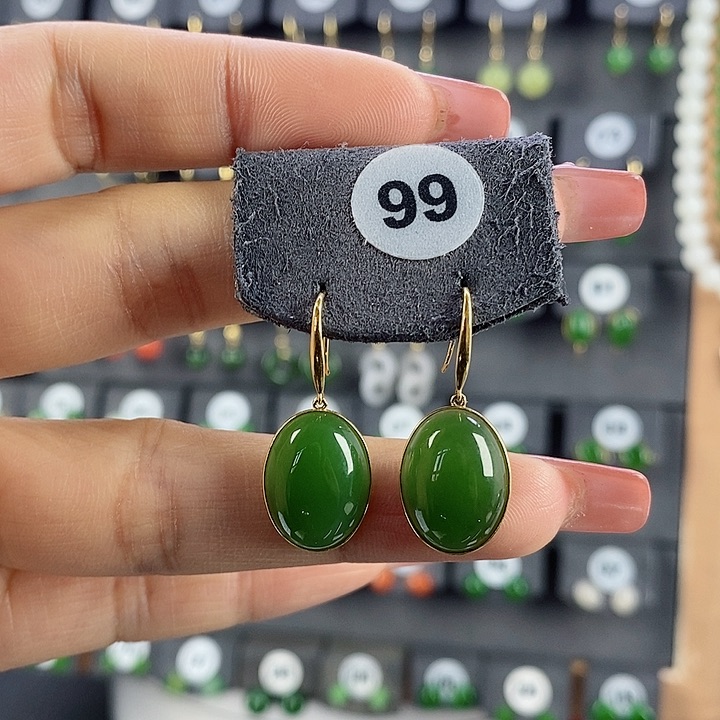 和田玉18K金镶嵌耳饰