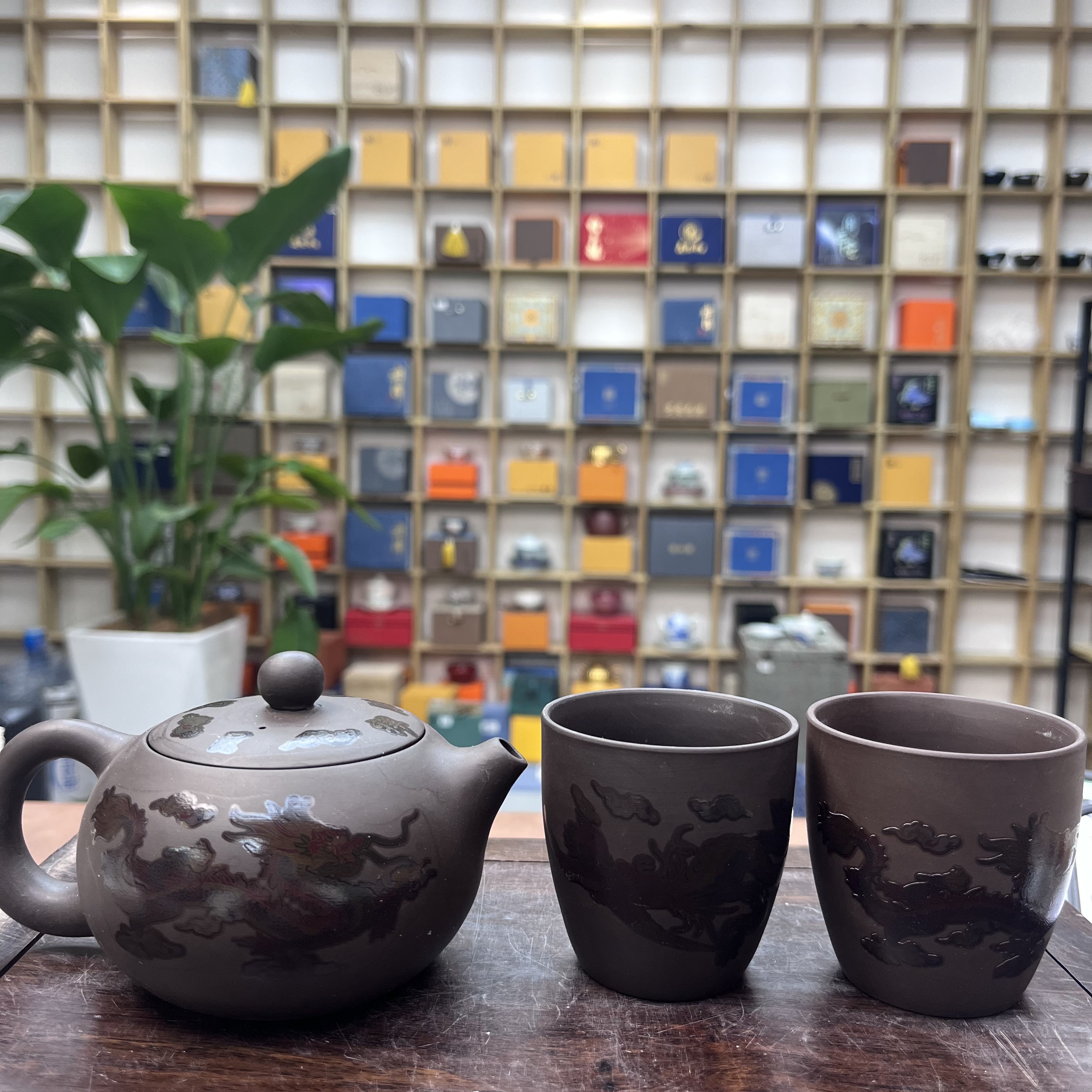 486-变色龙紫砂壶+两杯（186）