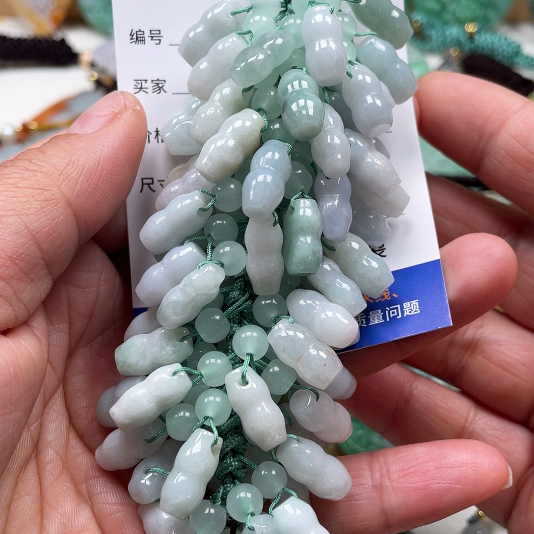 翡翠未镶嵌颈饰翡玉缘翡翠挂件
