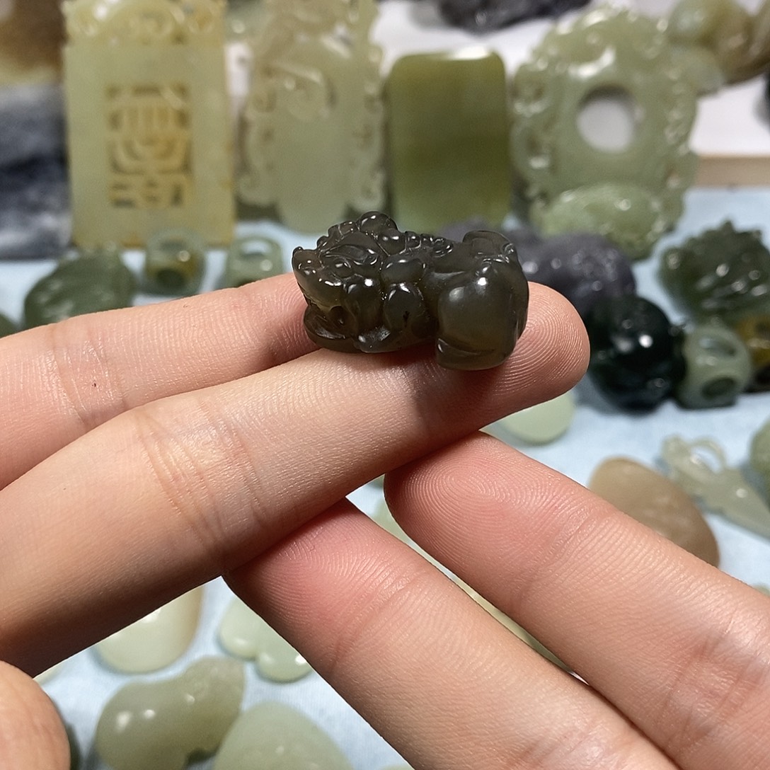 和田玉未镶嵌挂件