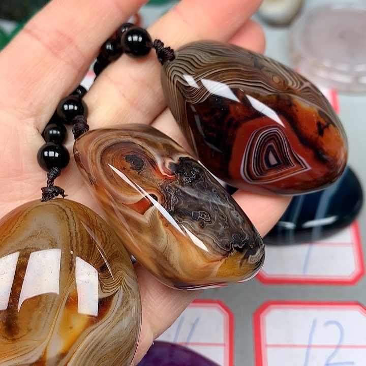 毛***蕊玛瑙/玉髓未镶嵌颈饰