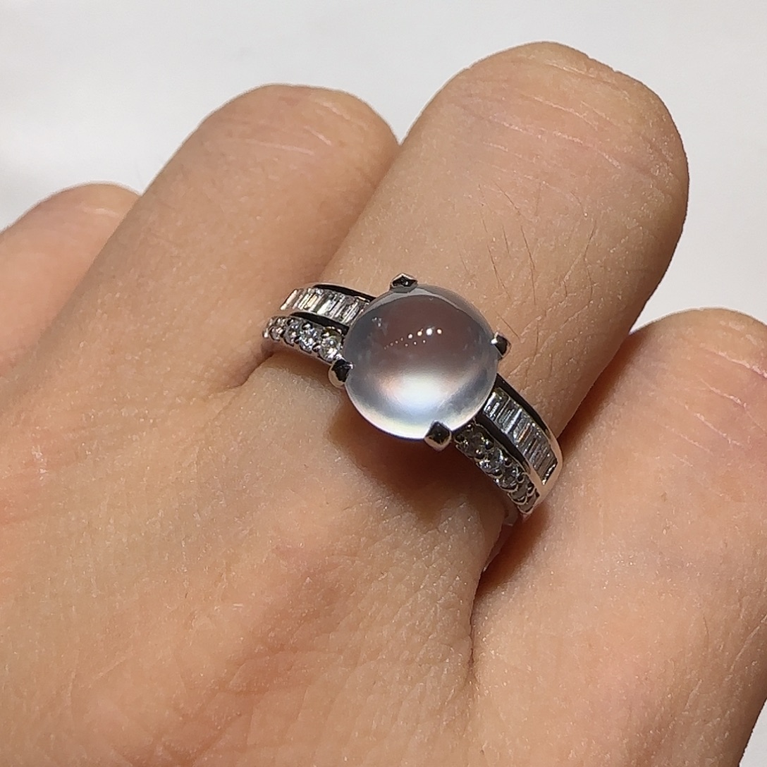 翡翠18K金镶嵌戒指蛋面