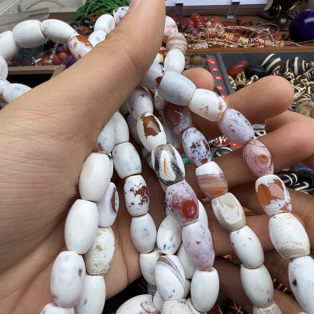 邱***慧玛瑙/玉髓未镶嵌珠宝半成品