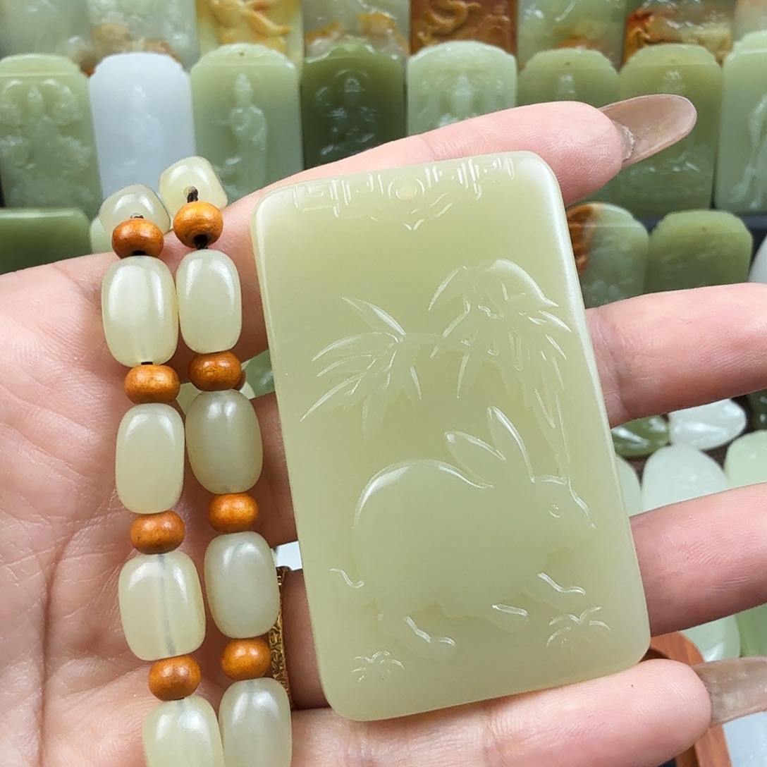 冰清水生肖兔吊坠