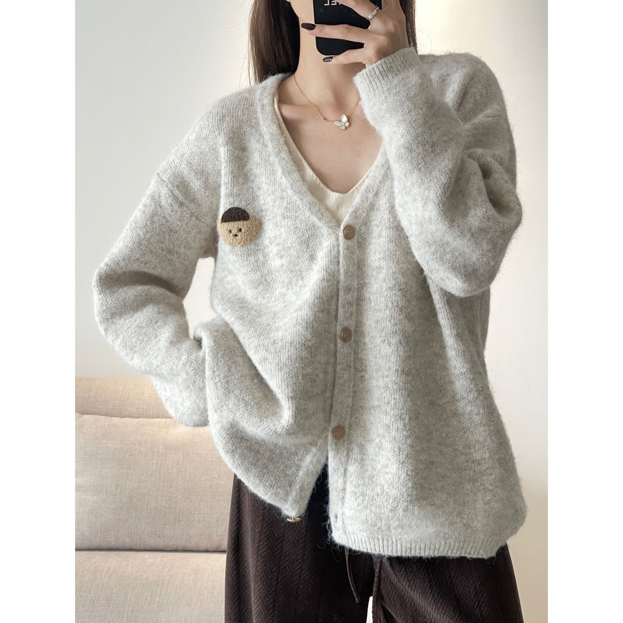 【厂家直销】可爱小熊V领毛茸茸开衫毛衣女慵懒感上衣外套 T-0363