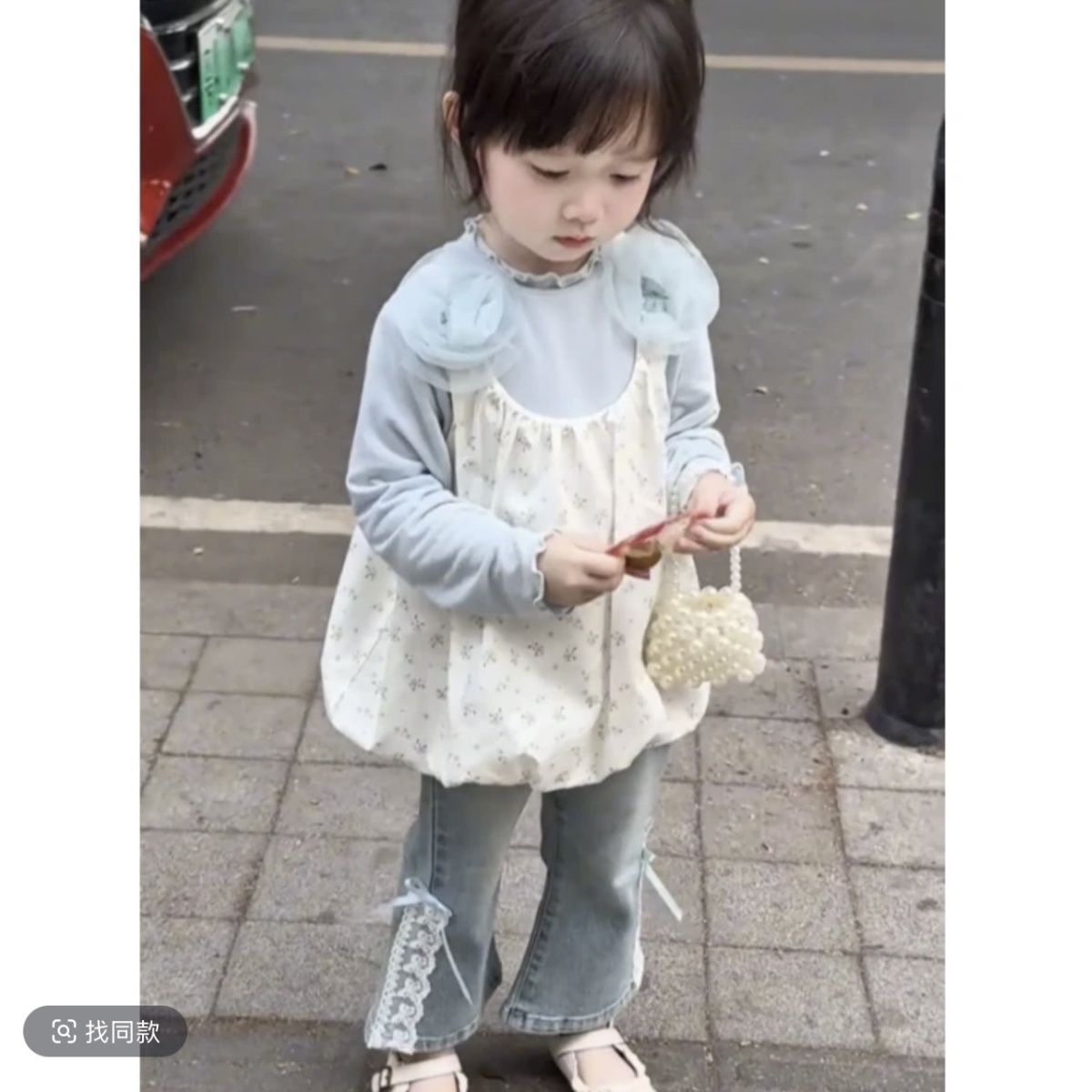 女童套装2025新款女宝宝可爱蕾丝花朵吊带上衣蝴蝶结牛仔裤三件套
