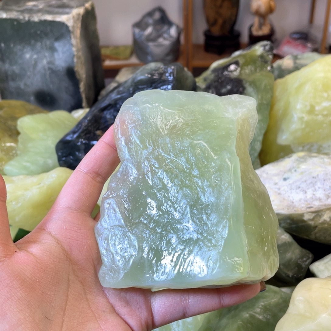 蛇纹石玉未镶嵌中国四大名玉简易