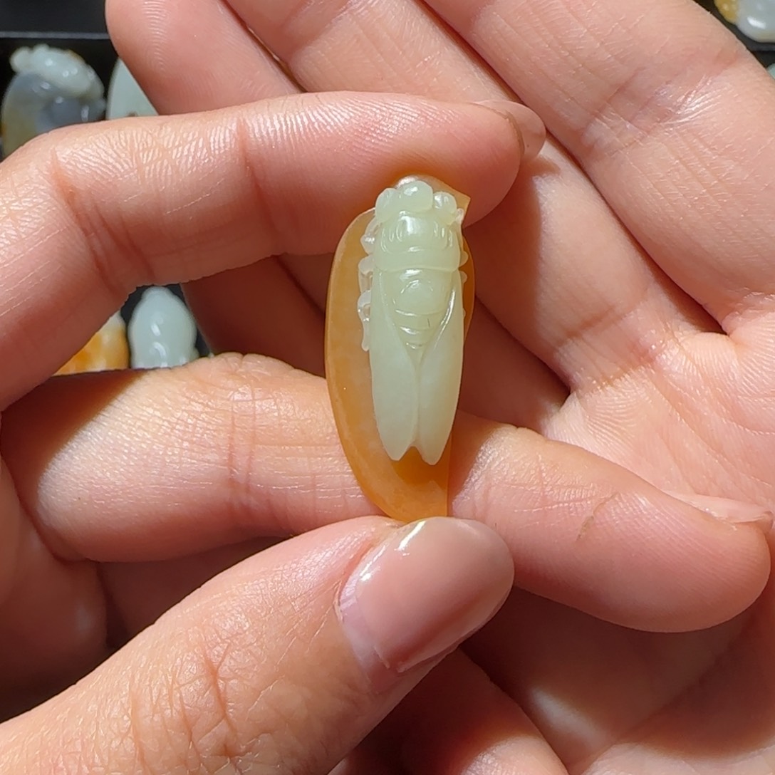 和田玉颈饰未镶嵌传****偶