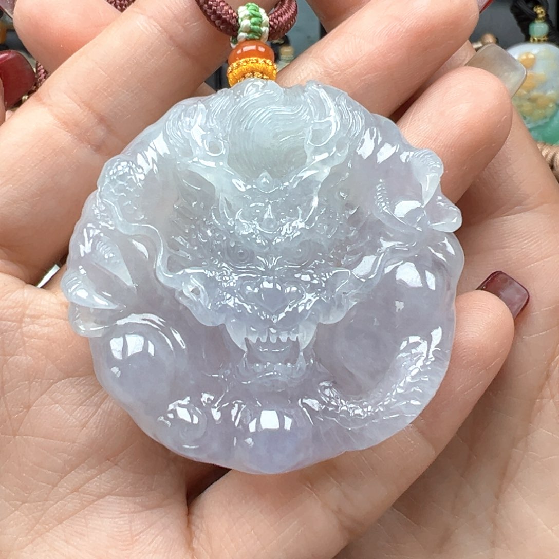 翡翠颈饰未镶嵌龙