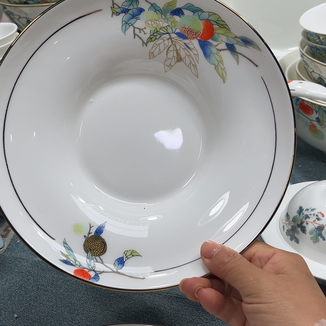 瓷片荔枝草帽深盘两个