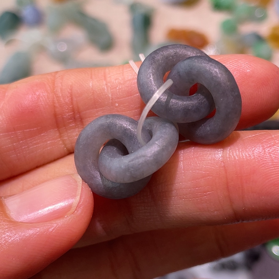 定制翡翠未镶嵌环环相扣