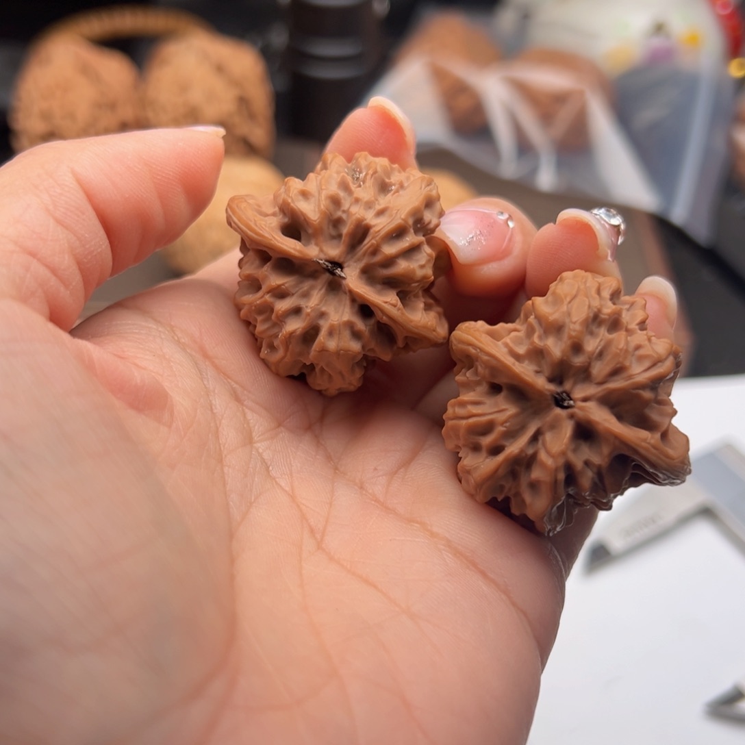 文玩核桃把件磐石35