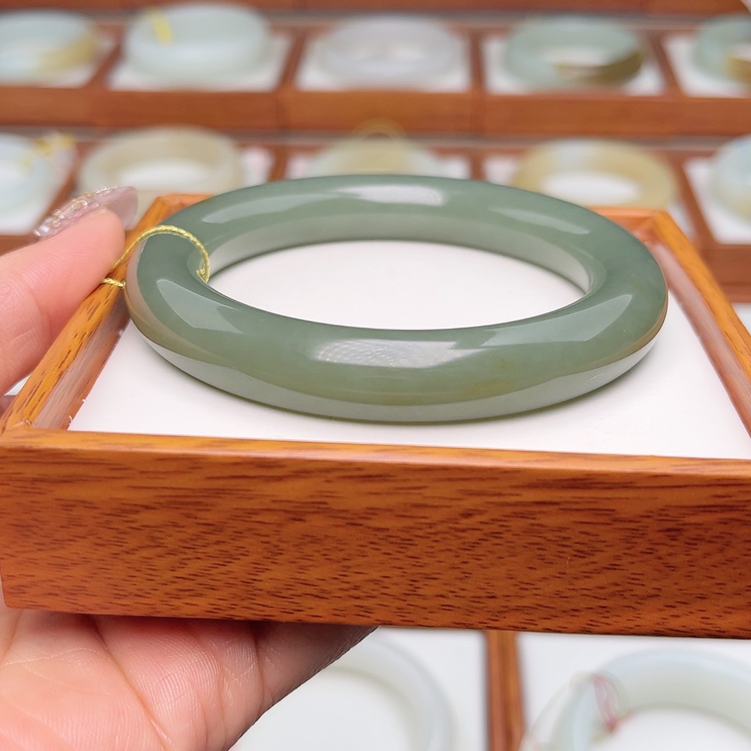 和田玉手镯未镶嵌60