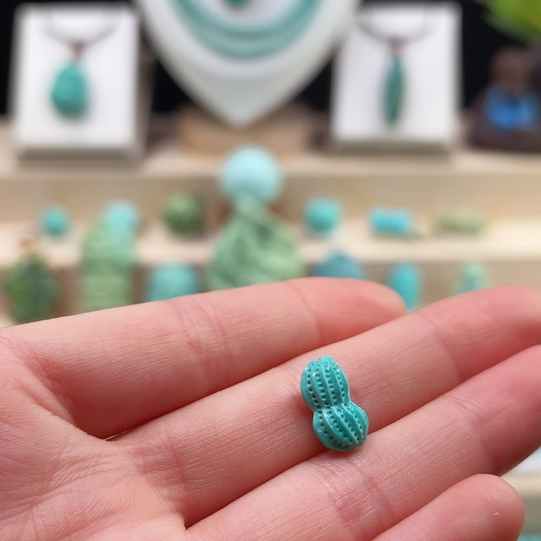 绿松石配饰未镶嵌